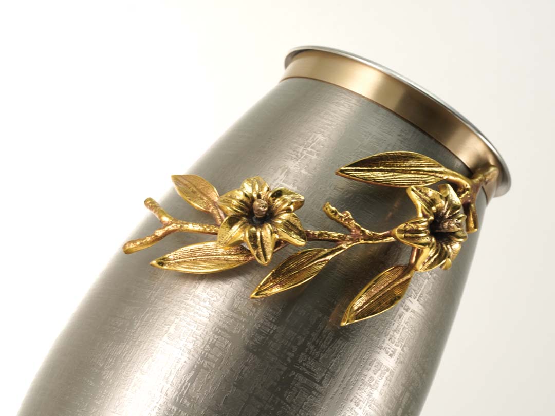 Windsong Lily Pewter Artistic