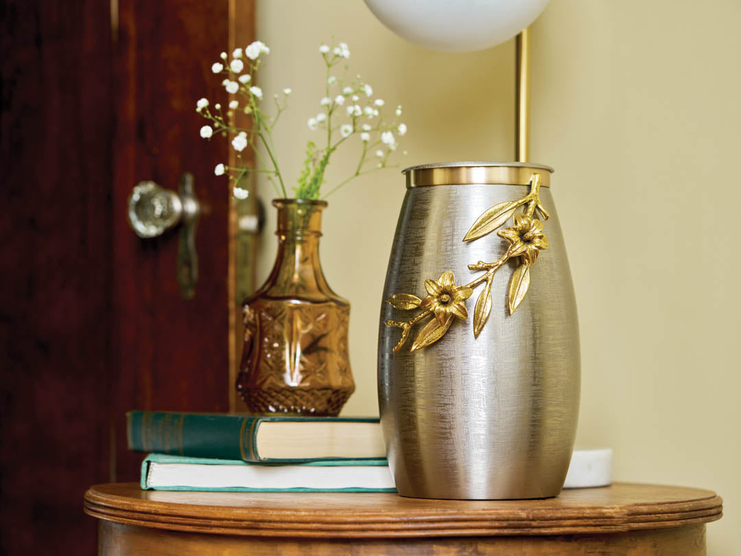 Windsong Lily Pewter Bronze Lifestyle