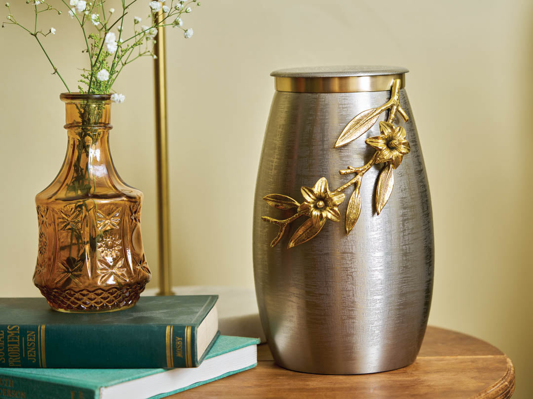 Windsong Lily Pewter Bronze Lifestyle 2