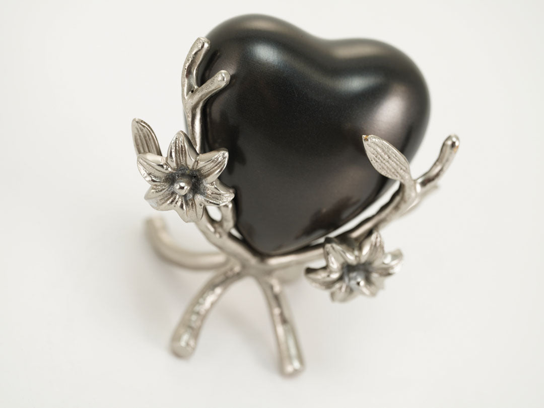 Windsong Lily Heart Stand Pewter Artistic